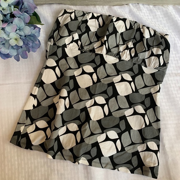 🌸 Guess Strapless Blouse - Picture 1 of 3